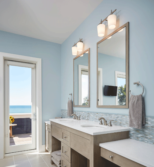 炎热的夏天，不同蓝色调的浴室该怎么设计